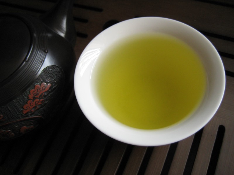http://mellowmonk.com/images/top-leaf-green-tea-cup-01.jpg